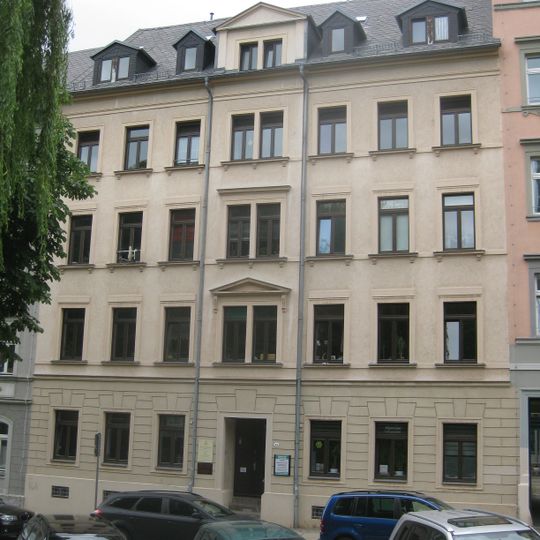 Mietshaus in geschlossener Bebauung Theodor-Körner-Platz 15