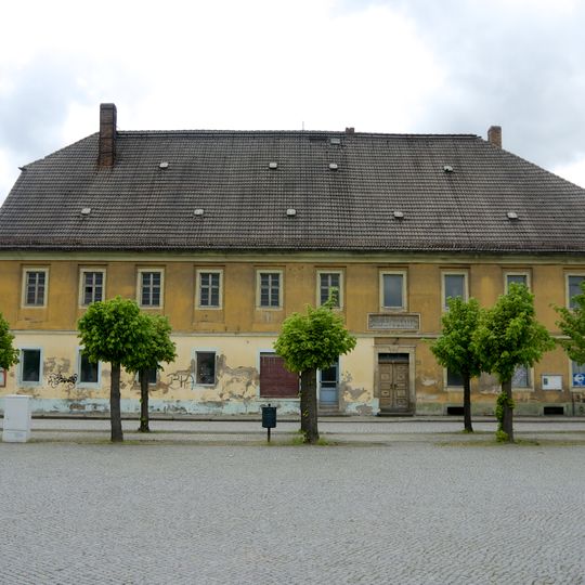 Ernst-Thälmann-Platz 13