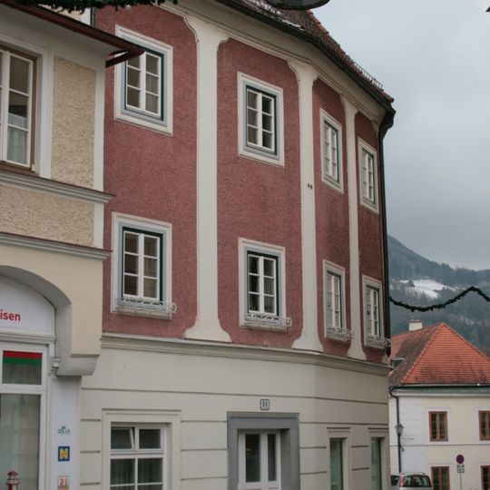 Wohn- und Geschäftshaus