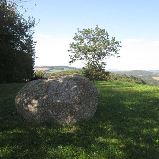 Kámen u křížové cesty u Kuní - 10. zastavení