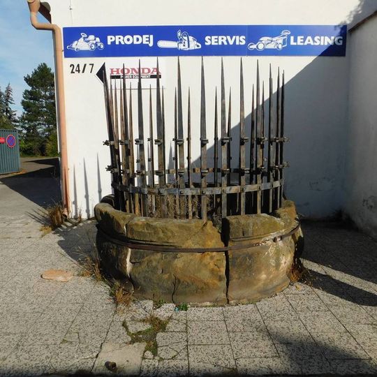 Studna v ulici F. X. Procházky v Brandýse nad Labem