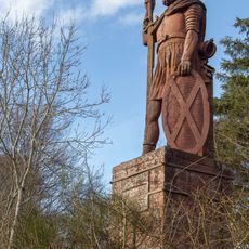 Dryburgh, Wallace's Statue And Ornamental Urn