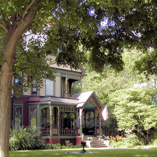 East Grove Street District