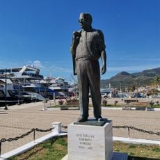 Statue of Aristotle Onassis, Nydri
