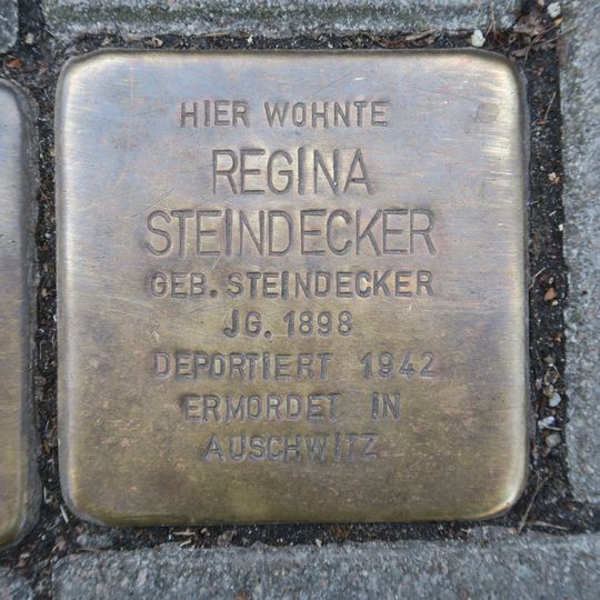 Stolperstein en memoria de Regina Steindecker