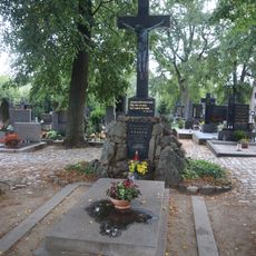 Centrální kříž na hřbitově ve Starči