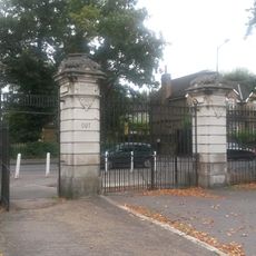 Queen Mary Gate To Dulwich Park And Attached Railings