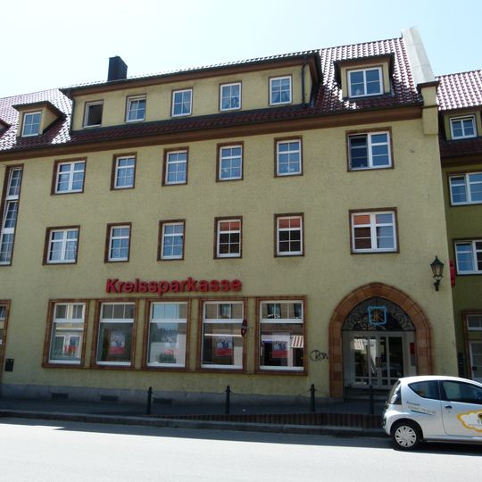 Wohnhaus in geschlossener Bebauung Bahnhofstraße 18