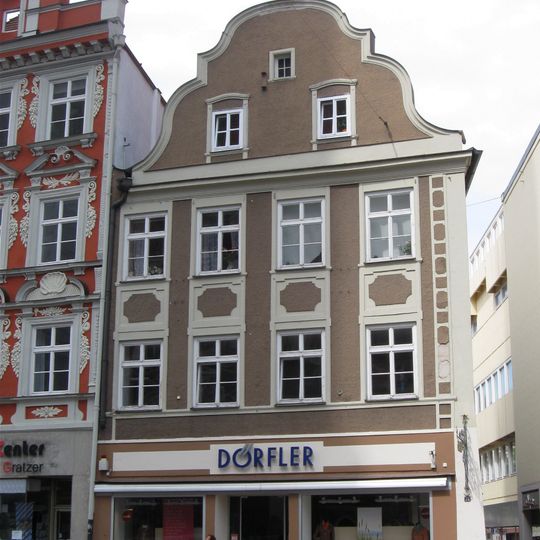 Wohn- und Geschäftshaus