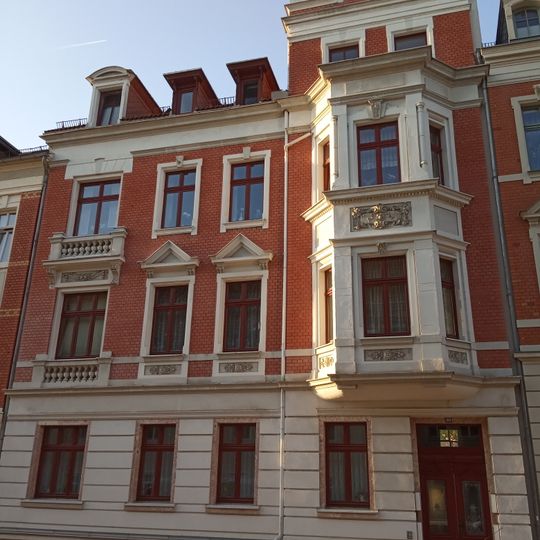 Mietshaus in geschlossener Bebauung Winklerstraße 30