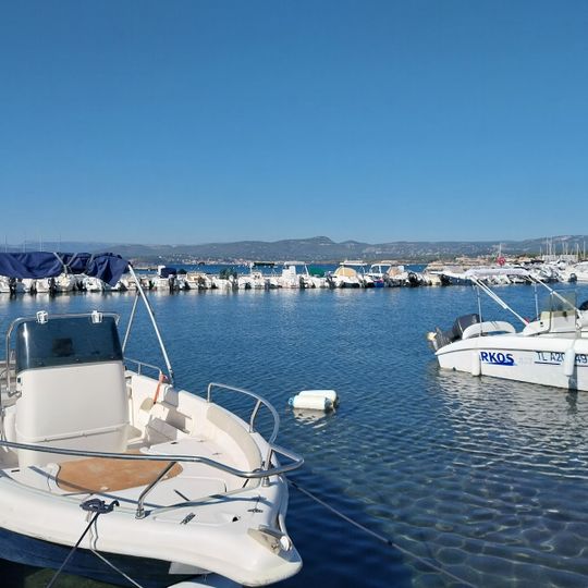 Camping La Pinède