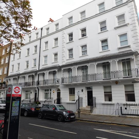 70-90, Cadogan Place Sw1