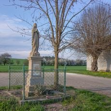 Socha Panny Marie u hřbitova v Libošovicích