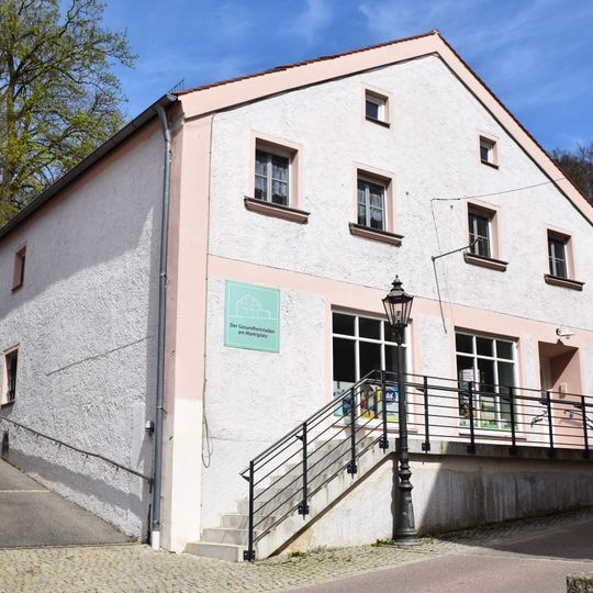 Wohn- und Geschäftshaus