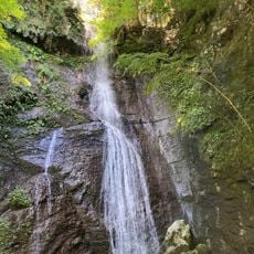 閑定の滝