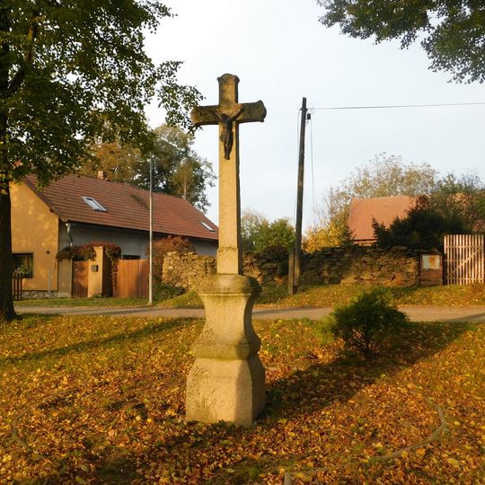 Kříž v centru Termesiv