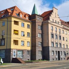 Mietshaus in halboffener Bebauung, Teil einer einheitlich gestalteten Häuserzeile (zugehörig Leipziger Straße 146, 148, 150, 152, 154, 156 und Nordplatz 19) Leipziger Straße 158