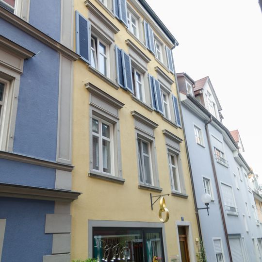 Wohn- und Geschäftshaus