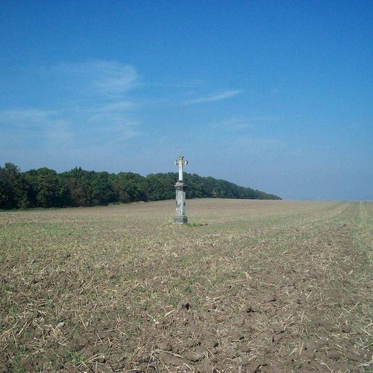 Kříž v poli severně od Smolnice