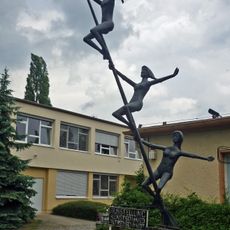 Drei Brockenhexen auf einem Besenstiel