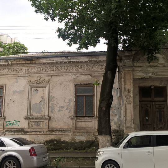 Urban mansion, Tricolorului, 42