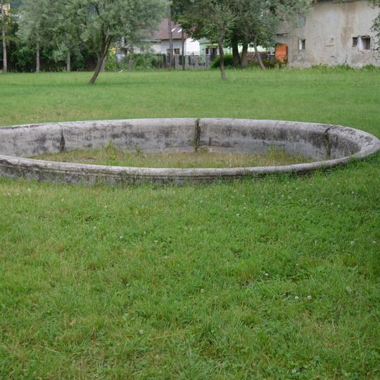 Hronsecký kaštieľ, Sóosovsko-Géczyovský kaštieľ, fontána