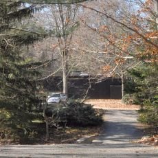 Arthur and Lyn Chivvis House