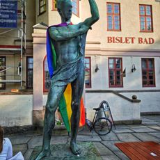 Statue