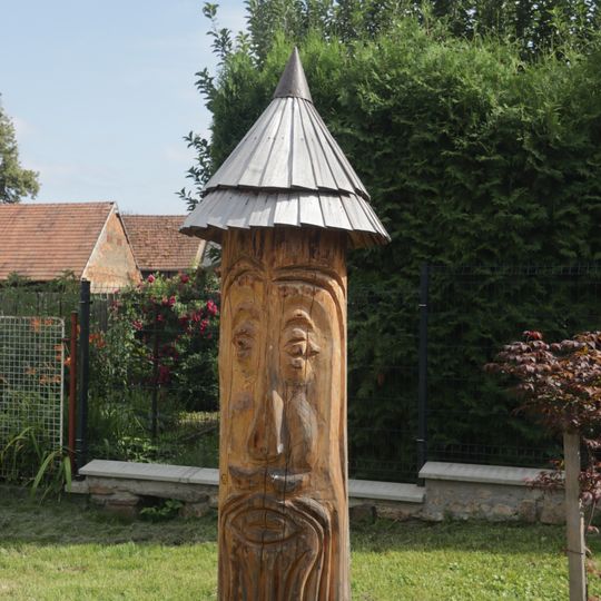 Dřevěná plastika v Sedmpánech