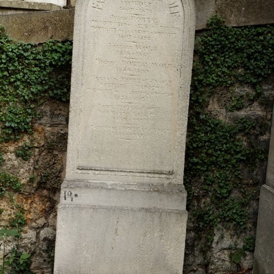 Grave of Moreau-Wolf