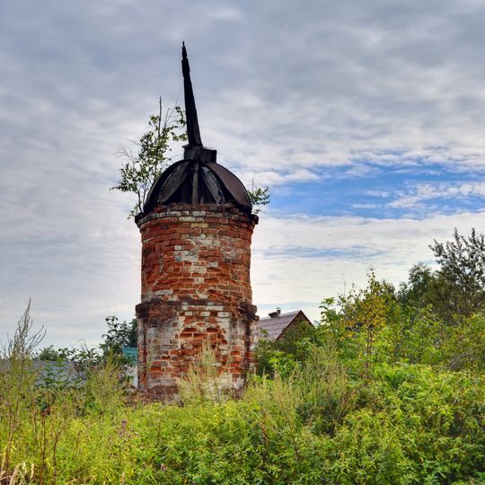 Угловая башня ограды