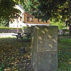 Opferstein Pienner Straße 42a (gegenüber)