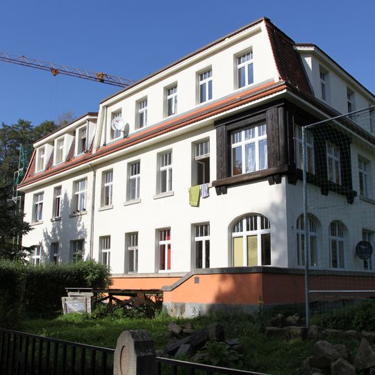 Ehemaliges Wohnhaus für Oberbeamte Hufelandstraße 17