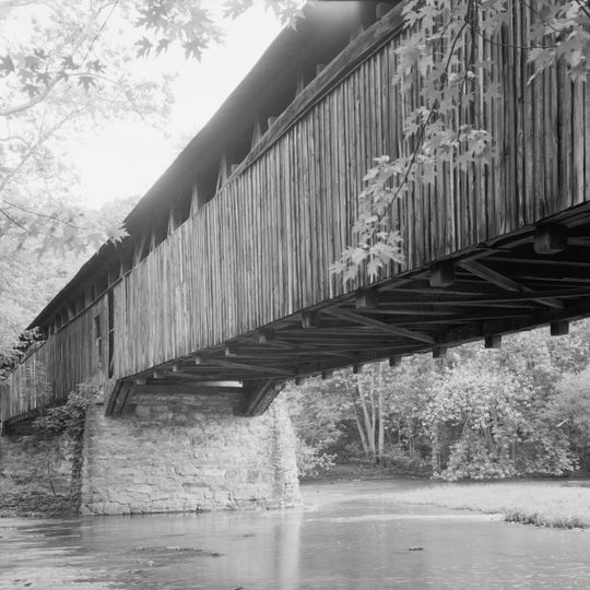 Academia Pomeroy Covered Bridge