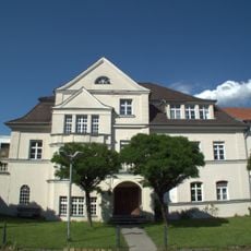 Erweiterungs- und Kopfbau des ehemaligen Städtischen Krankenhauses, heute Klinikum Neumarkt