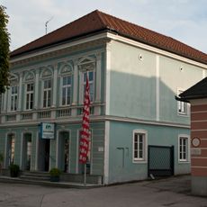 Wohn- und Geschäftshaus