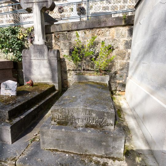 Grave of Lapeire-Voeltzel