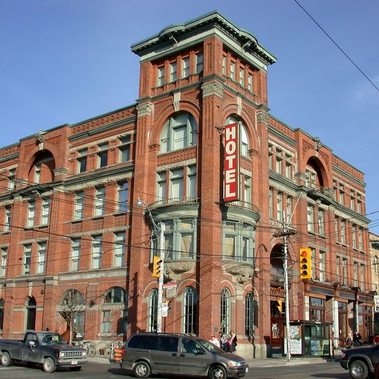 Gladstone Hotel