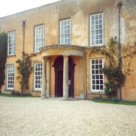 Luckington Court