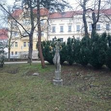 Socha v Palackého sadech v Písku