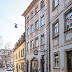 Wohn- und Geschäftshaus