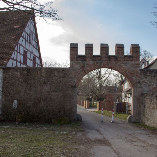 Ehemalige Klostermauern des ehemaligen Augustinerinnenklosters Pillenreuth