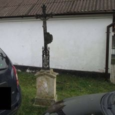 Kříž ve Lhovicích