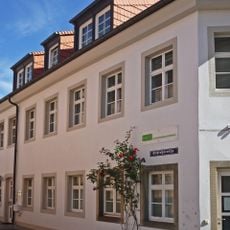 Wohnhaus in geschlossener Bebauung und Ecklage Schloßstraße 14