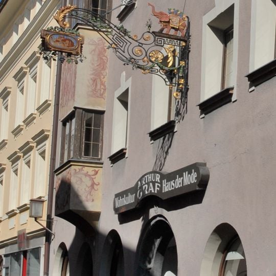 Wohn- und Geschäftshaus, ehem. Blaues Haus