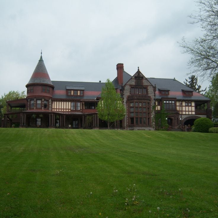 Jardins e Mansão Sonnenberg Parque Histórico Estadual