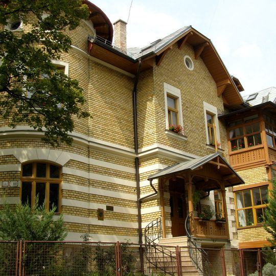 Nájomný dom so záhradou, dom bytový