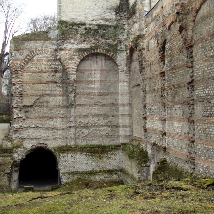 Ruines des Bains Romains