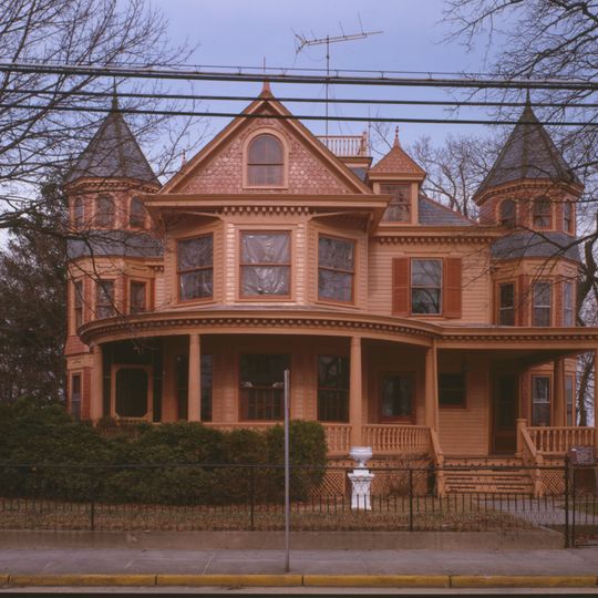 John B. Lindale House