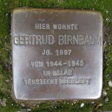 Stolperstein en memoria de Gertrud Birnbaum